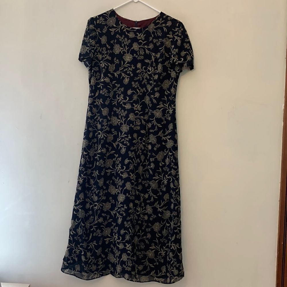 Talbots black gold floral short sleeve dress Fully lined Size 6 P